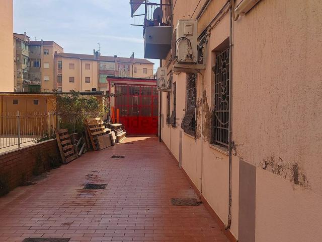 Capannone in vendita a Porta Vecchia, Grosseto