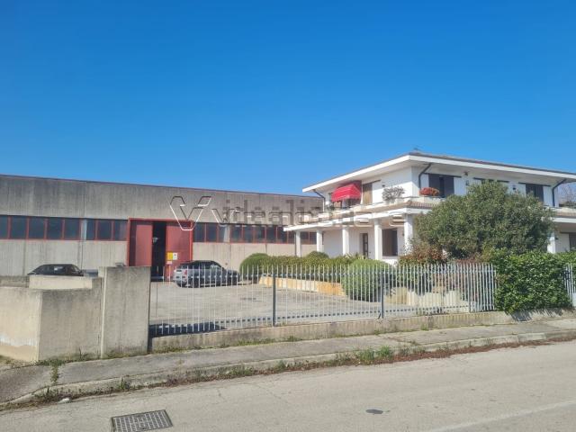 Capannone in vendita a Ponso, Veneto