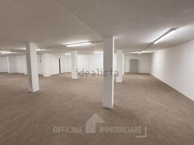 Capannone in vendita a Delebio, Lombardia