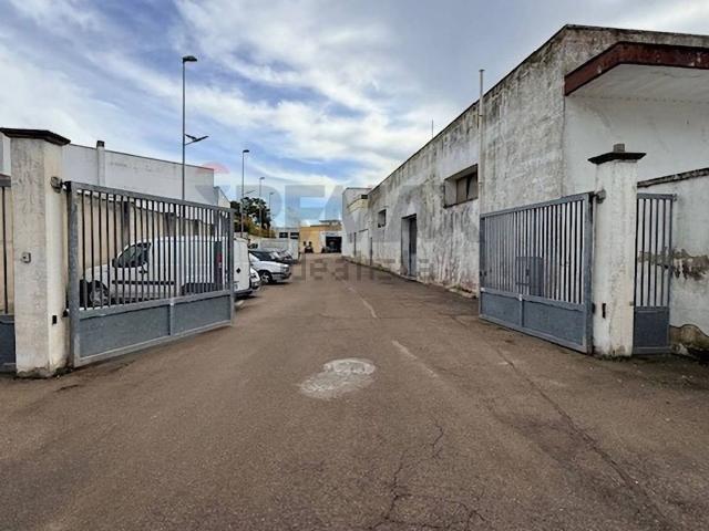 Capannone in vendita a Puglia, Lecce