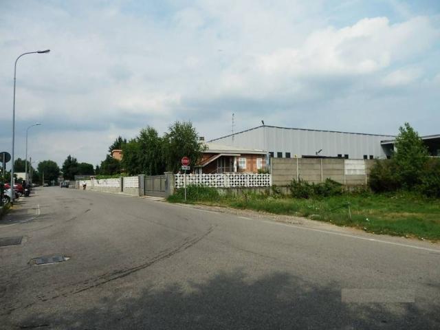 Capannone in vendita a Cardano al Campo, Varese