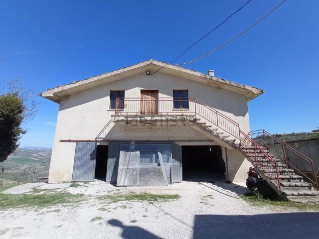 Capannone in vendita a Marche, Fermo