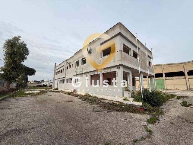 Capannone in vendita a Villaggio San Pietro, Puglia