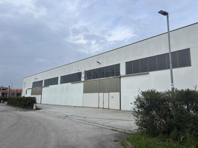 Capannone in vendita a Istrana, Veneto