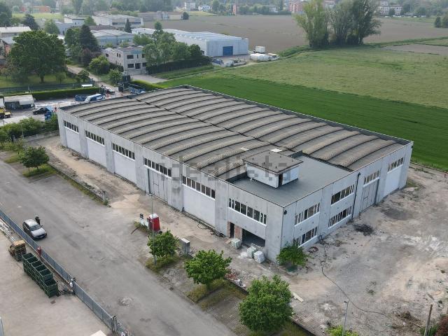 Capannone in vendita a Unione Comuni Modenesi Area Nord, Mirandola
