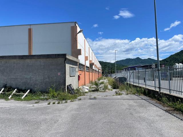 Capannone in vendita a Avosso, Casella