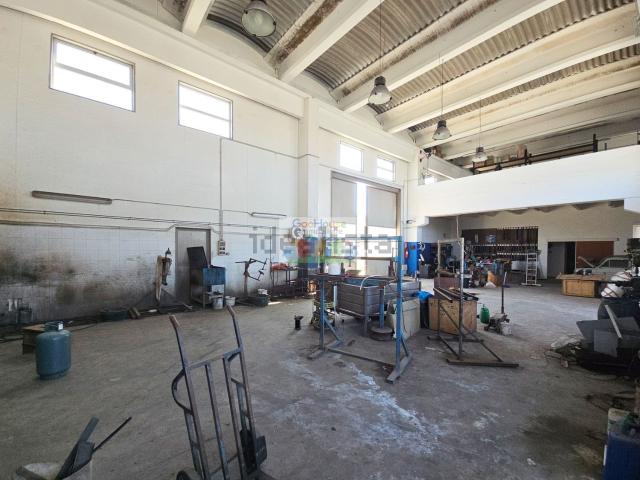 Capannone in vendita a Zona Artigianale di Ragusa, Ragusa