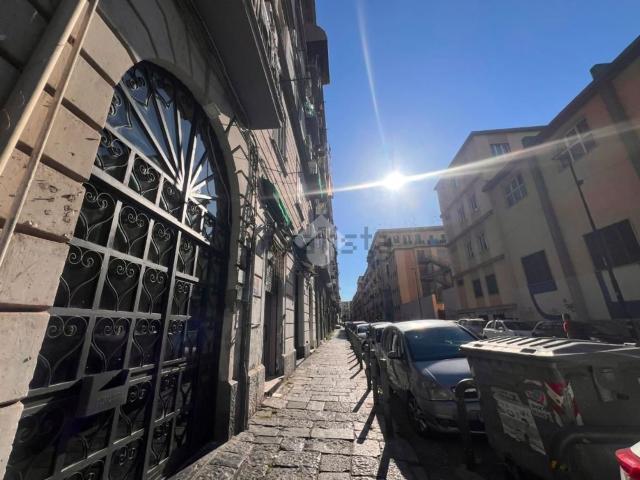Capannone in vendita a Municipalità 4, Campania