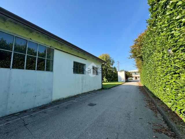 Capannone in vendita a Piombino Dese, Veneto