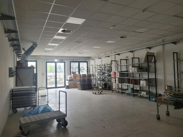 Capannone in vendita a Unione dei comuni del Distretto Ceramico, Fiorano Modenese