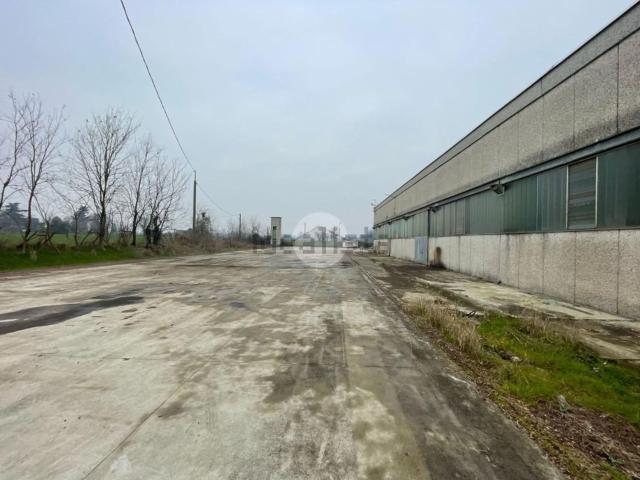 Capannone in vendita a Grassobbio, Lombardia