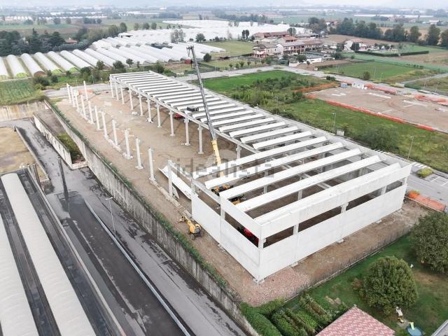 Capannone in vendita a Trezzolasco, Sergnano