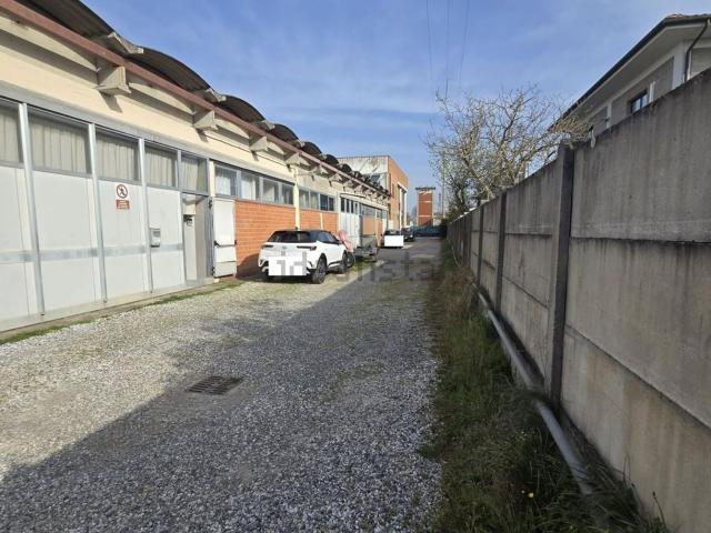 Capannone in vendita a Calcinaia, Toscana
