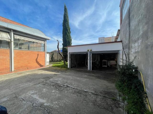 Capannone in vendita a Livorno, Toscana