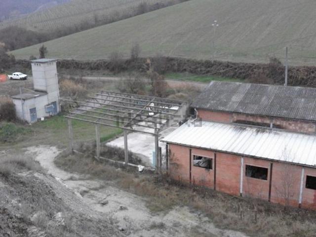 Capannone in vendita a Unione della Romagna Faentina, Brisighella
