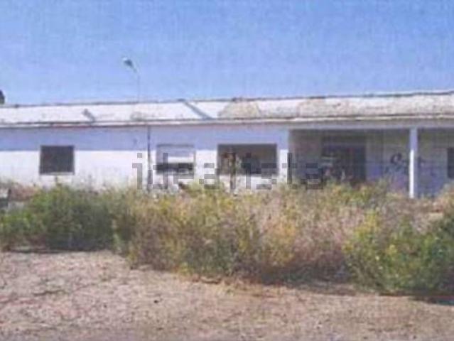 Capannone in vendita a Valenzano San Lorenzo, Puglia