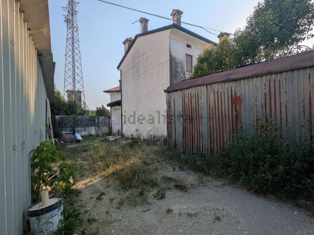 Capannone in vendita a Marchesane, Bassano Del Grappa