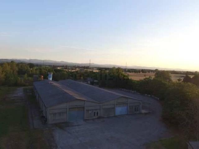 Capannone in vendita a Fiorenzuola D'arda, Reggio Emilia