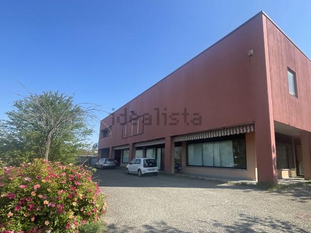 Capannone in vendita a Borghetto Lodigiano, Lombardia