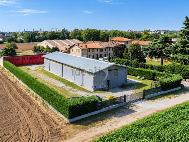 Capannone in vendita a Concorezzo, Monza e della Brianza
