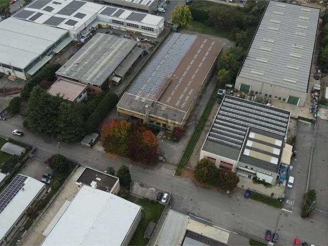 Capannone in vendita a Locate Varesino, Lombardia