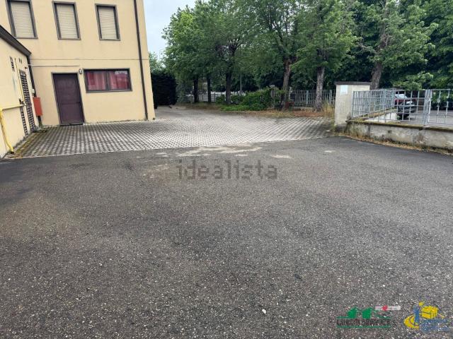 Capannone in vendita a Sala Baganza, Parma