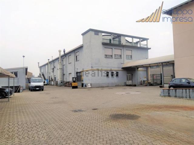 Capannone in vendita a Nova Milanese, Lombardia