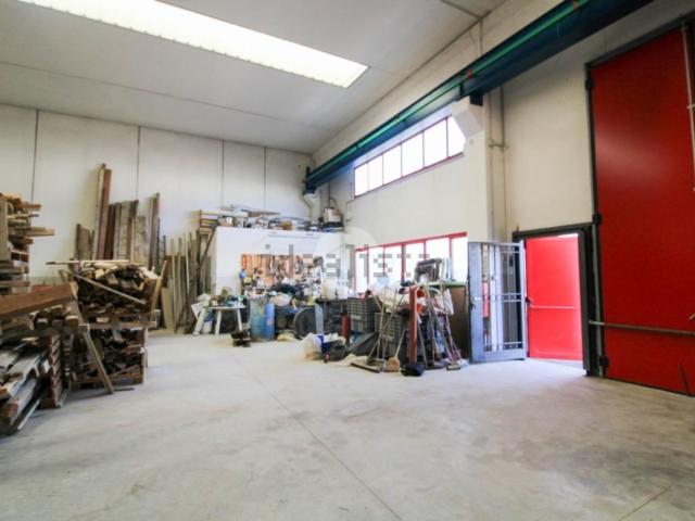 Capannone in vendita a Pagazzano, Lombardia