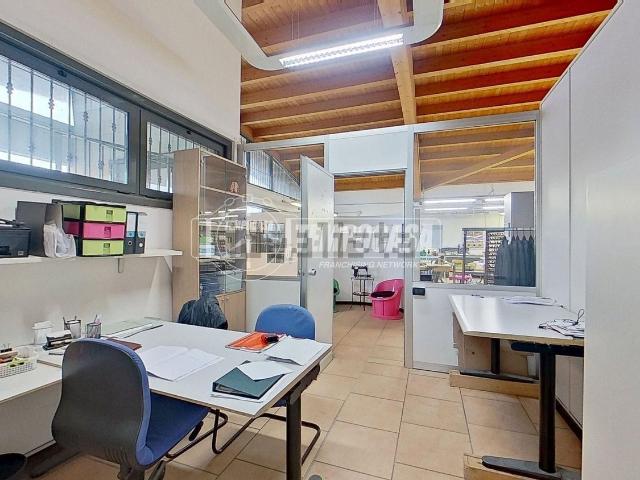 Capannone in vendita a Brugherio, Monza-brianza