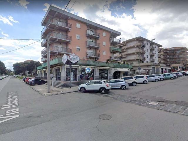 Capannone in vendita a Giarre, Sicilia