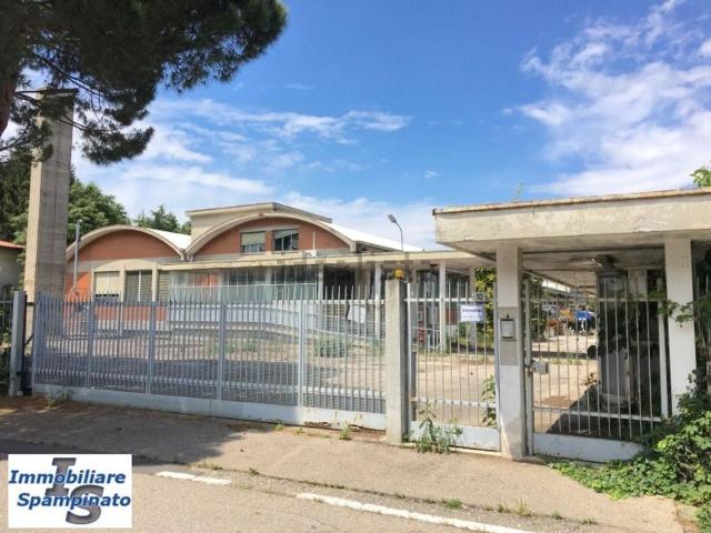Capannone in vendita a Tradate, Lombardia