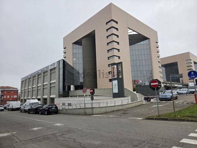 Capannone in vendita a Centro Storico, Modena