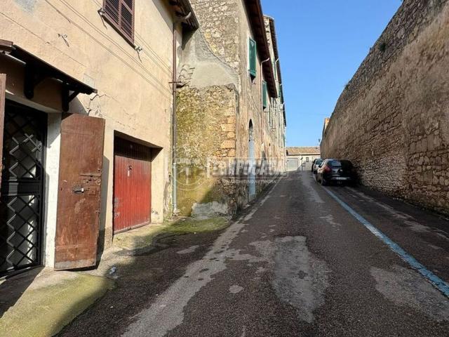 Capannone in vendita a Tarquinia, Lazio