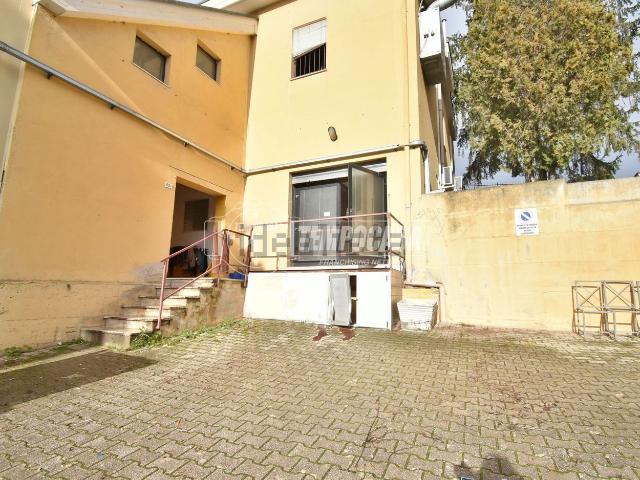 Capannone in vendita a Marche, Macerata