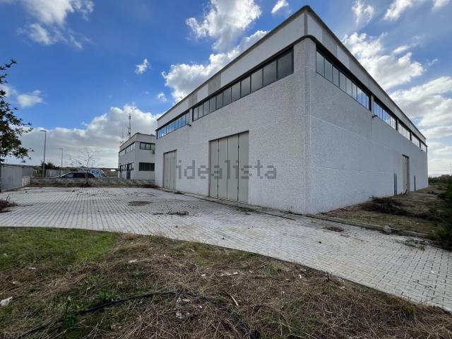 Capannone in vendita a Venturina Terme, Campiglia Marittima