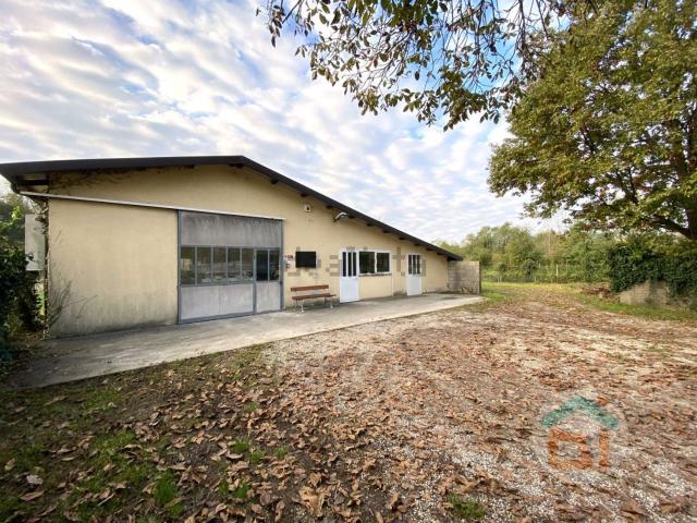 Capannone in vendita a Farra D'isonzo, Friuli-Venezia Giulia