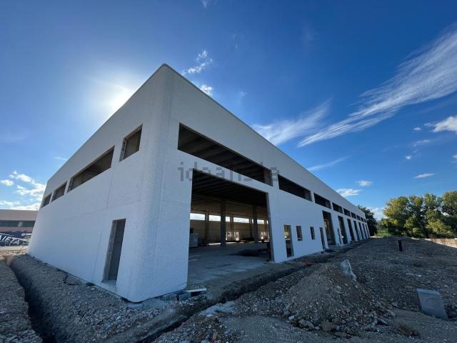 Capannone in vendita a Montesilvano, Abruzzo