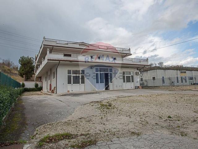 Capannone in vendita a Cepagatti, Abruzzo