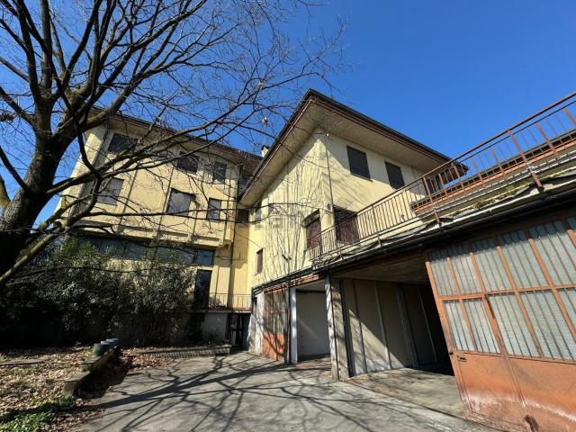 Capannone in vendita a Unione Comuni Basiano Masate, Basiano