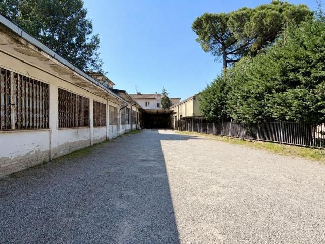 Capannone in vendita a Unione dei Comuni Circondario dell'Empolese Valdelsa, Castelfiorentino