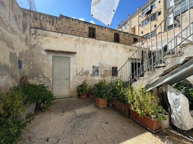 Capannone in vendita a Madonnella, Bari