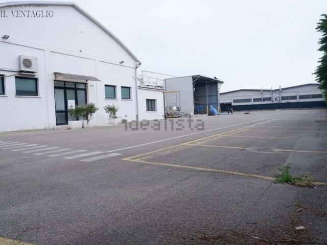 Capannone in vendita a Unione dei comuni del Distretto Ceramico, Fiorano Modenese
