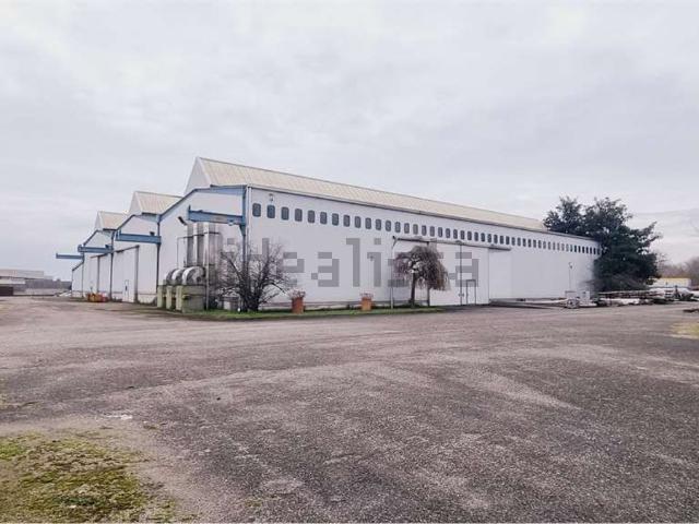 Capannone in vendita a Casalpusterlengo, Lombardia