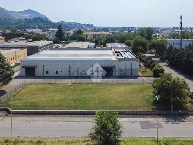 Capannone in vendita a Zona Est, Rezzato