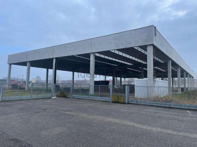 Capannone in vendita a Albaredo D'adige, Veneto