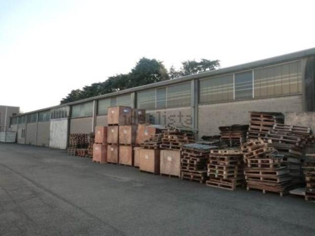 Capannone in vendita a Locate Triulzi, Lombardia