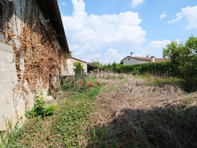 Capannone in vendita a Borgo Veneto, Saletto
