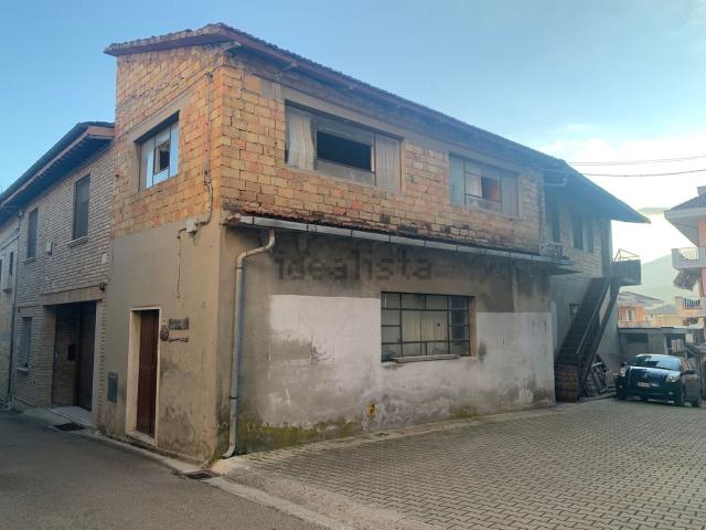 Capannone in vendita a Villa Sant'Antonio, Marche