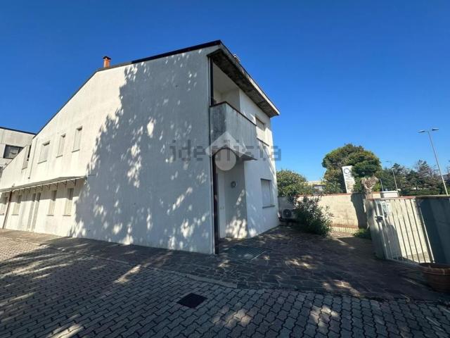 Capannone in vendita a Zona Artigianale Viserba Monte, Rimini