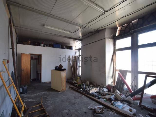 Capannone in vendita a Longarello, Genova